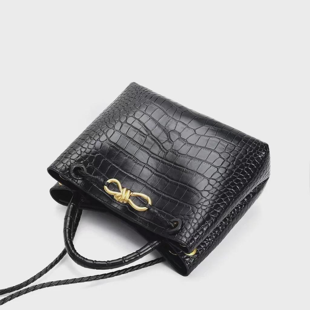 Premium Cowhide Shoulder Bag - 2024 Large Crocodile Pattern Handbag, Versatile Women's Tote