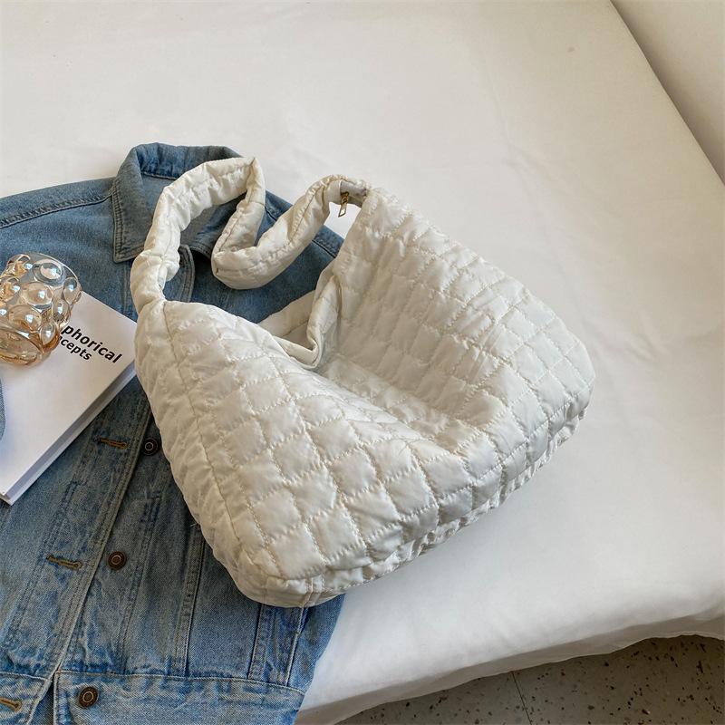 

Space cotton down bag pleated large capacity winter new cotton clothes material bag 2025 student messenger bag single shoulder