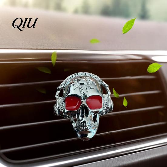 Skull Car Interior Accessories Vent Clips, Metal Head Air Personalized for Enthusiasts Freshener Charm, Halloween Auto Accessory Men Women Gothic