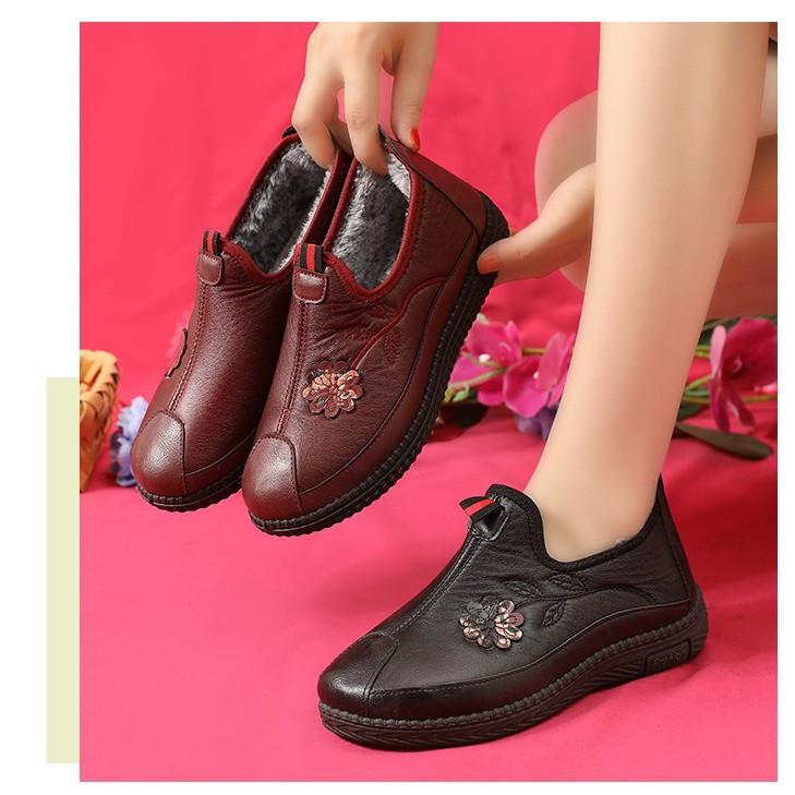 Winter 2025 New Velvet Warm and Comfortable Mother Shoes Waterproof and Non-slip In the Elderly One-pedal Cotton Shoes