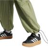 adidas City Escape Gewebte Fallschirmhose Zeltgrün Damen IW5205