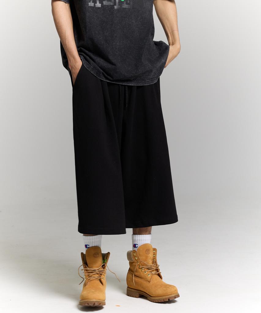 PHILIPPAKER Bermuda Giant One-Pleat Sweatshirt Crotch-Length Pants Lovelyon Black
