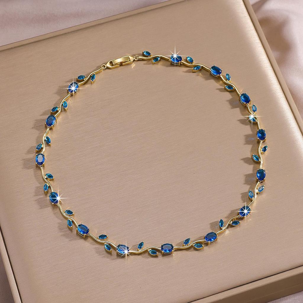 Bracelet Feuille Plaqué Or avec Incrustations de Zircon Hachuré et de Diamant