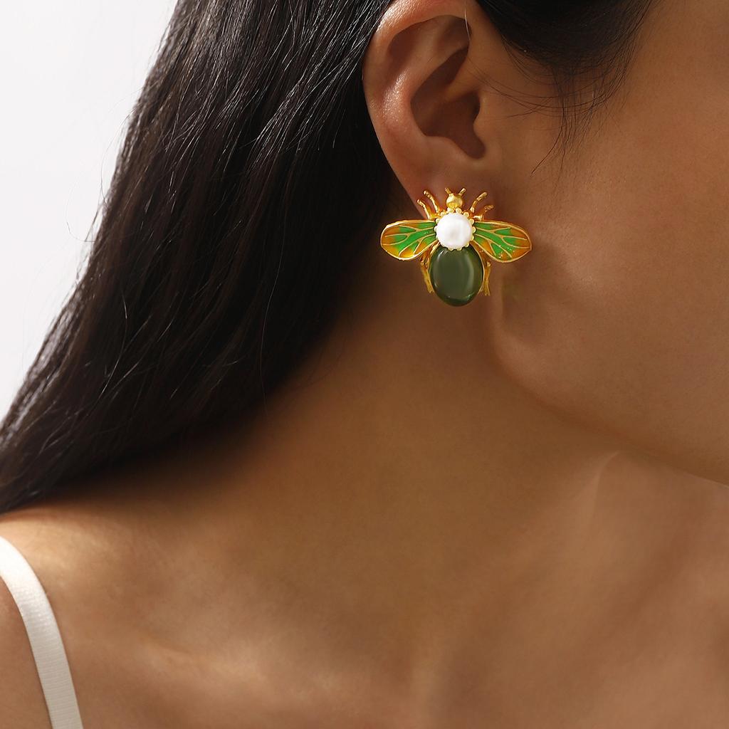 Vintage Fashion High Grade Insect Earrings Bee Butterfly Oil Drip Stud Earrings Women Middle Ages Style Fashion Ear Jewelry