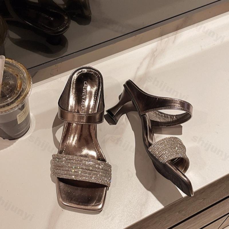 Fashion Elegant Rhinestone Design Thin Heel Slippers for Women 2025 Summer Square Head Open Toes Comfortable Sandals Fashion Beach Drags