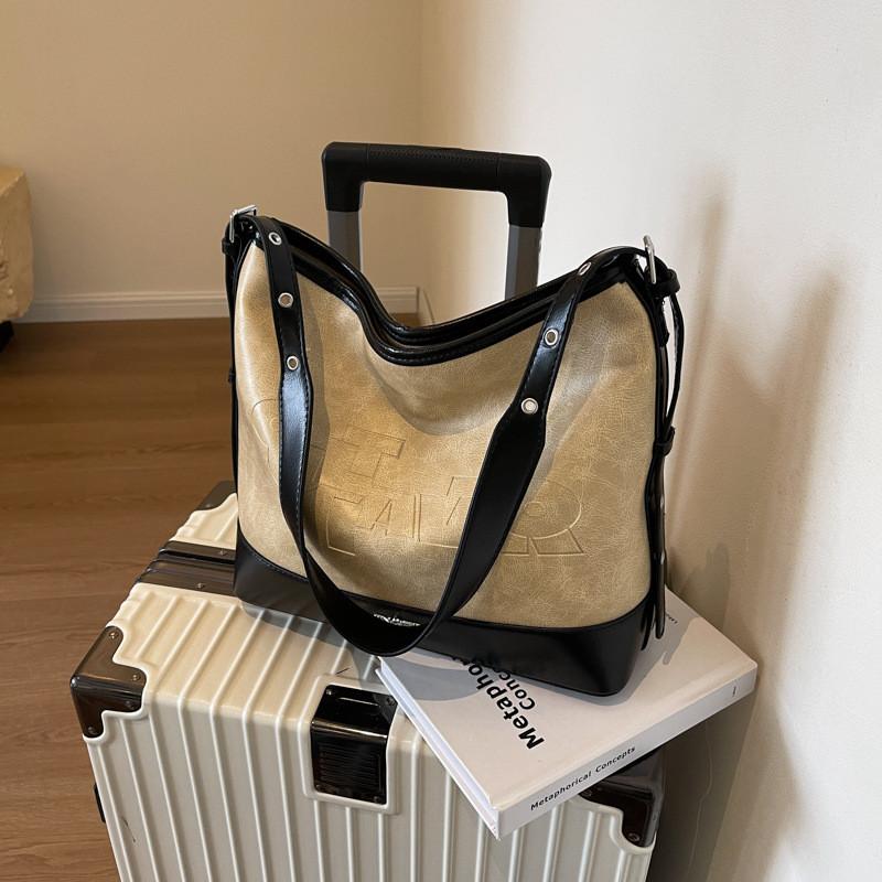 Retro Commuter Large Capacity Shoulder Bag Women's 2023 New Autumn Winter Fashion Bucket Bag Cross-border Trend