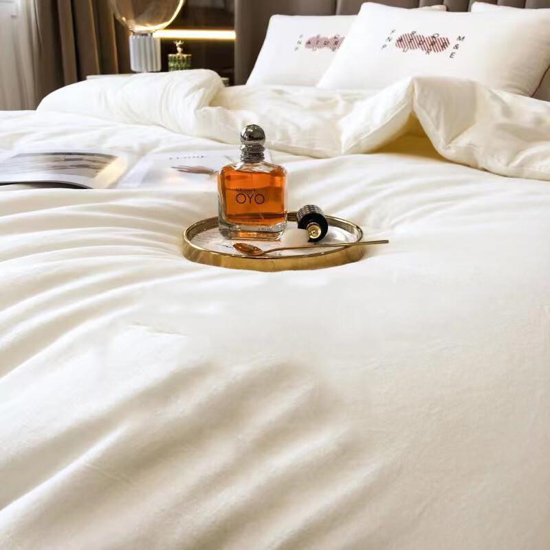 

Enhe Batu Cotton Quilt