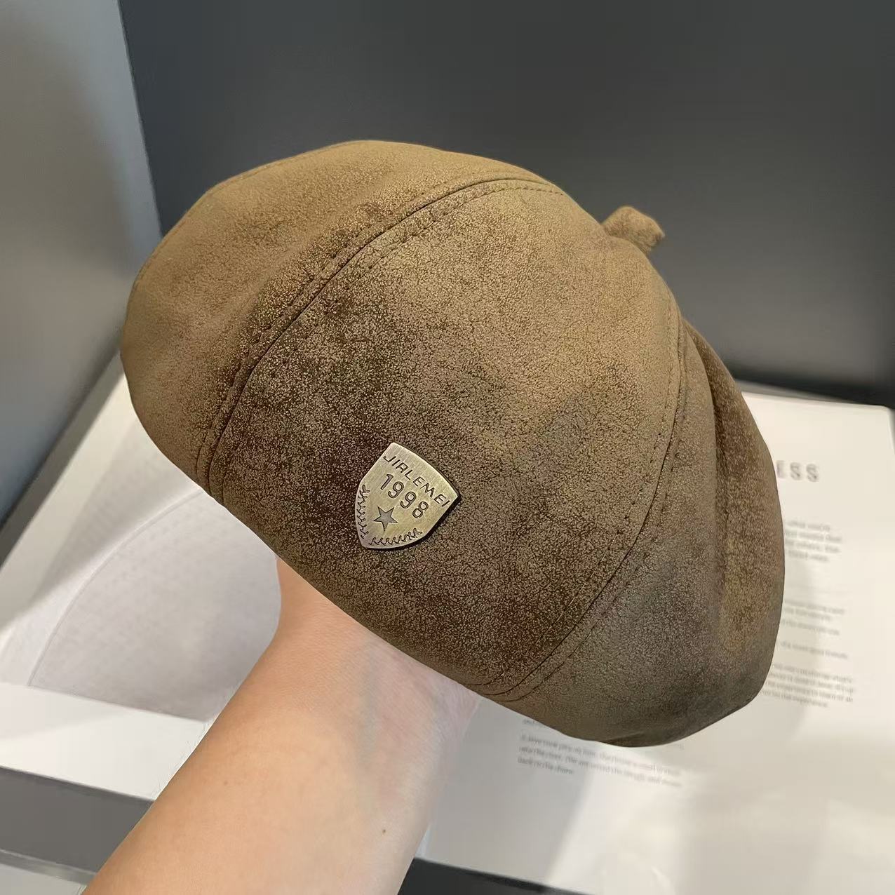 

Осень и Зима Ретро Художественный Металлический Лицо Хайлайтинг Маленькие Восьмиугольные Шляпы-Бутоны Шляпы Художника Шляпы Газетчика и Женские Шляпы M（56-58cm）