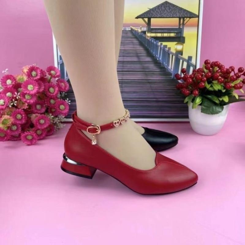 

Модные повседневные туфли для мамы на одинарном каблуке 38