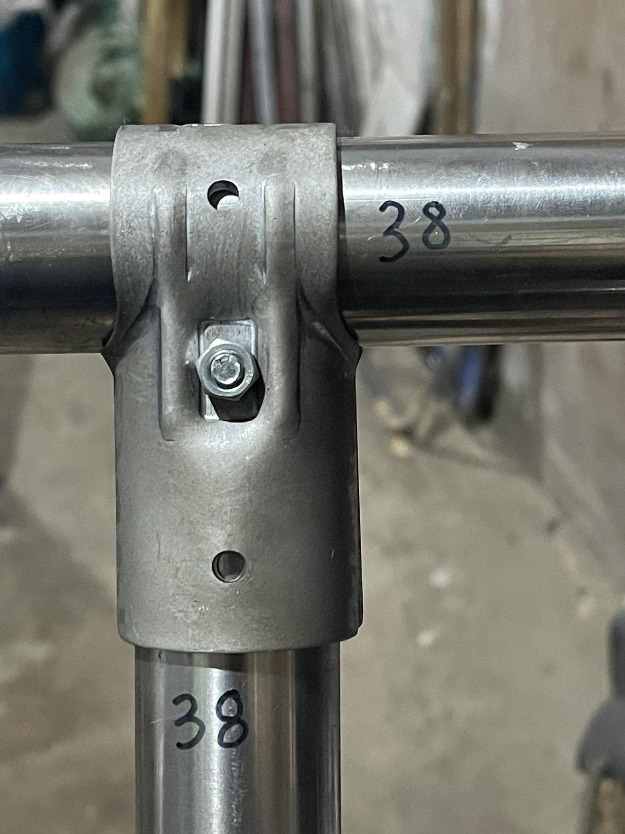 38mm Galvanized Pipe Connector / Stainless Steel Railing Fastener / Greenhouse Planting Accessory