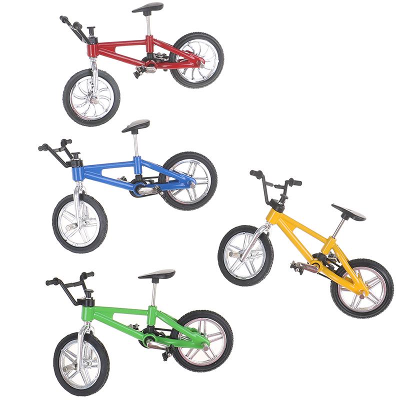 1Pc 1:12 Dolls House Miniature Bikes Plastic Mini Bicycle Dolls House accdnd