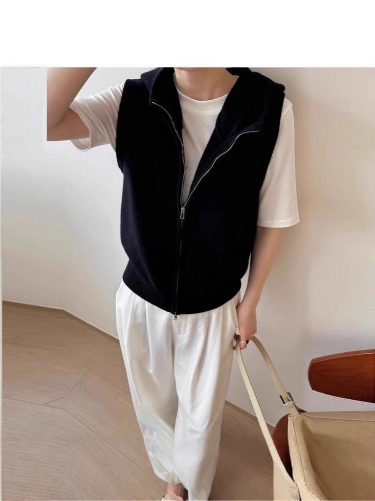Textured and slimming! Women's 100% Wool Hooded Layered Knit Sleeveless Vest Sweater