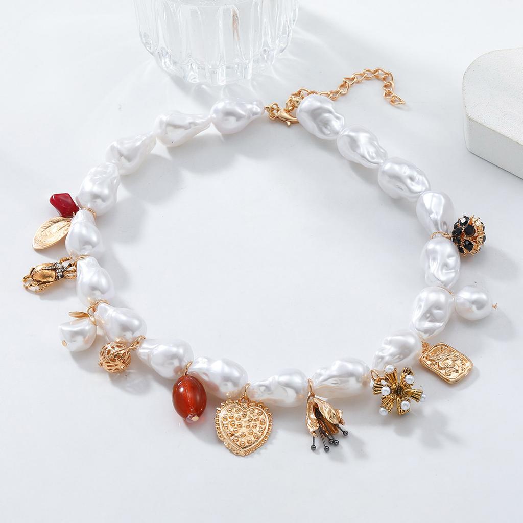 Trendy Pearls Charm Necklace Irregular Pendant Neckchain Adjustable Clavicle Chain Vintage Accessories for Everyday Wear