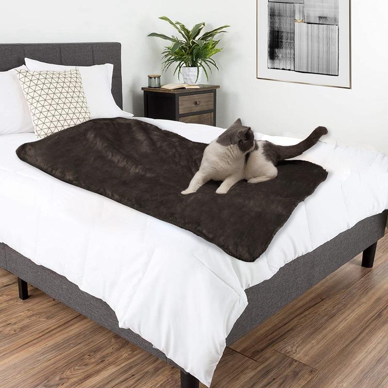 Waterproof Dog Pet Blanket Cover Water-Resistant Pet Blanket for Bed Couch Protection Soft Plush Reversible Blanket for Dog