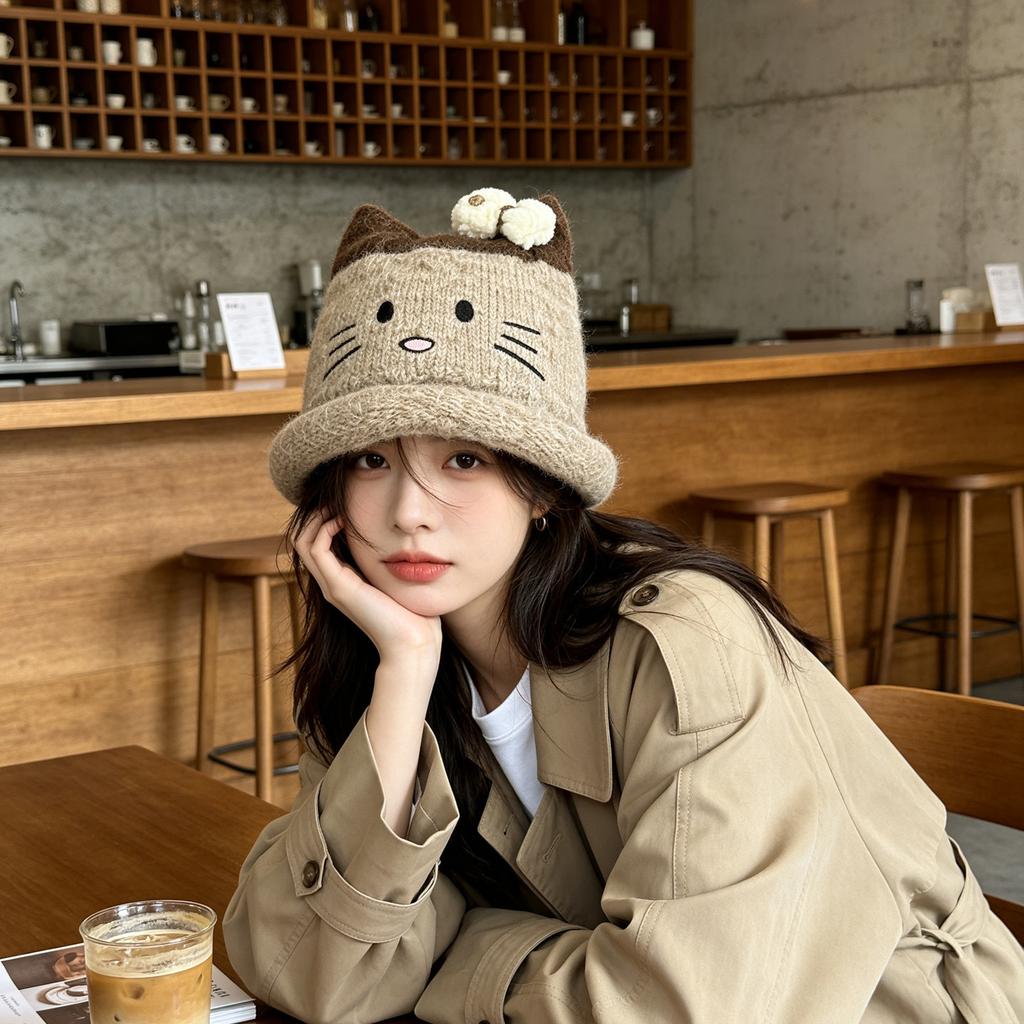 Cute cat face hat women's new autumn and winter face is small, suitable for square and round faces, popular students this year