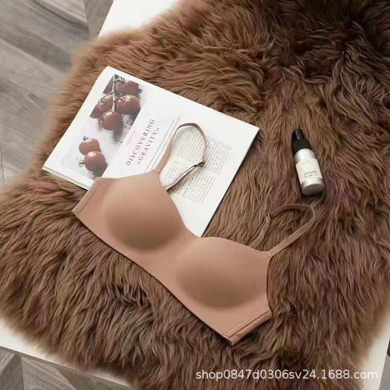 One-piece seamless underwear, women's small breasts gathered and closed, secondary breasts, anti-sagging, comfortable, no steel ring, bra summer