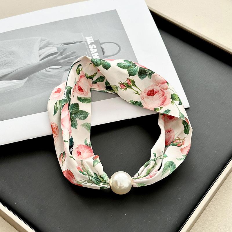 Pearl magnetic buckle small silk scarf women's lazy neck protection spring new versatile high-sense magnetic buckle necklace scarf