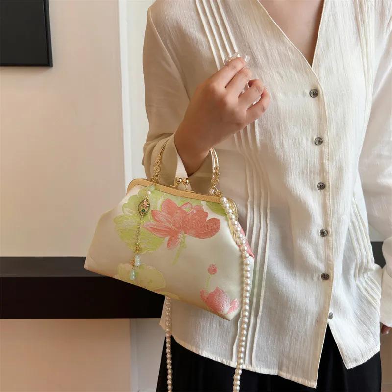 Tašky Pearl Flower Messenger pro ženy Střapcové výšivky Hedvábné tašky přes rameno Čínský styl Clip Shell Večerní Designér Luxusní Značka