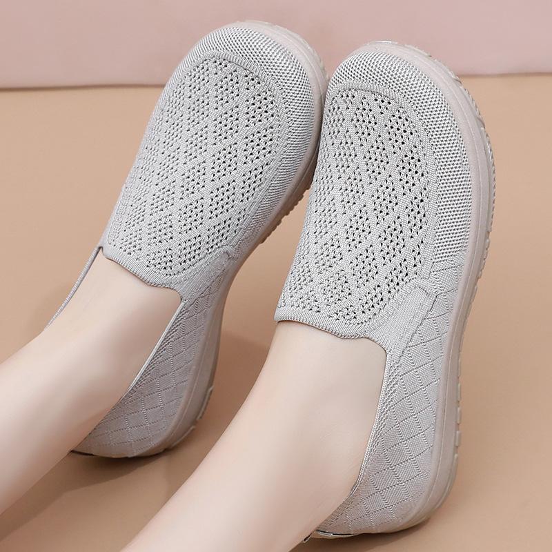 Shoes women's summer new casual shoes one pedal old Beijing cloth shoes shallow mouth flat shoes soft sole comfortable mother shoes