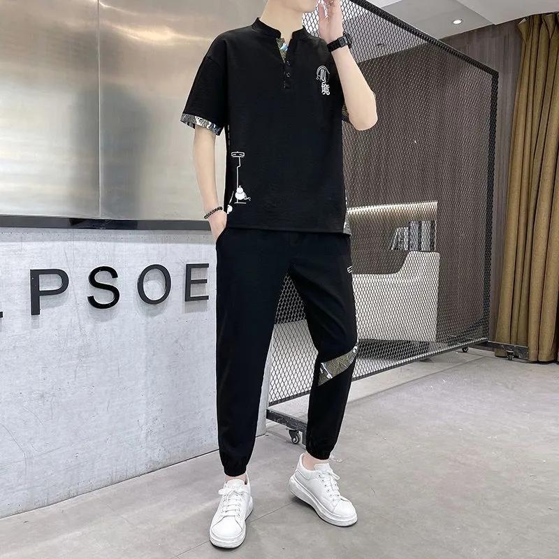 Completo casual da uomo due pezzi in seta ghiacciata, pantaloni a nove punti estivi, T-shirt sportiva ricamata a maniche corte