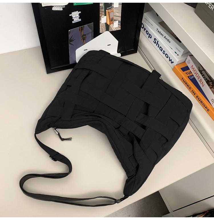 Men's Crossbody Bag Hollow Messenger Bag Women's Large Capacity Shoulder Bag