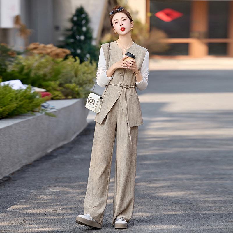 

Spring 2025 Striped Waist-Hugging Vest & Wide-Leg Pants Two-Piece Set M 110-125 lbs