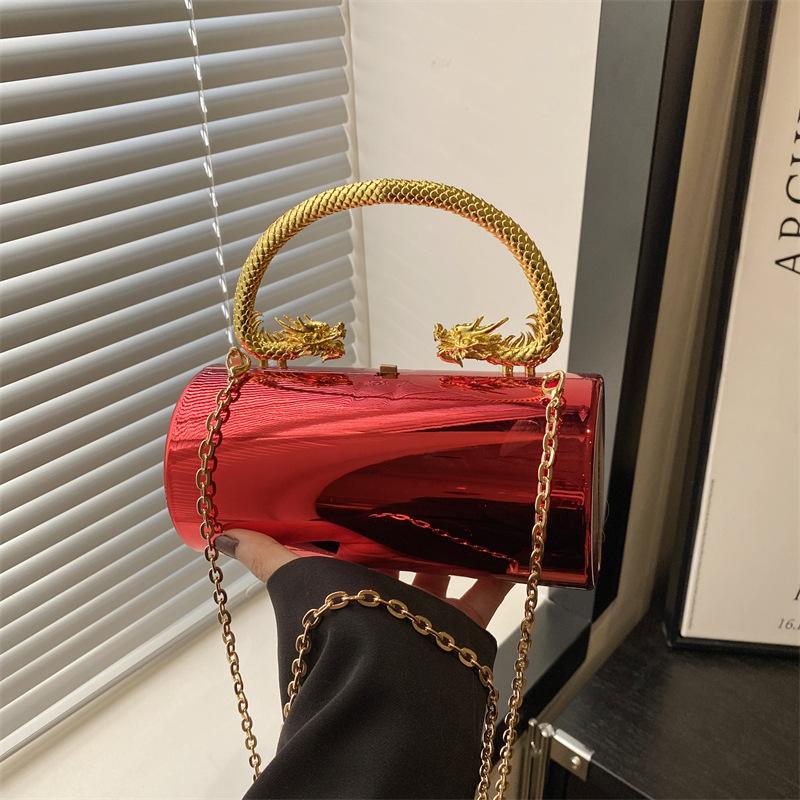 

Acrylic box bag 2025 new European and American fashion patent leather glossy shoulder bag women s chain messenger dinner bag чорний