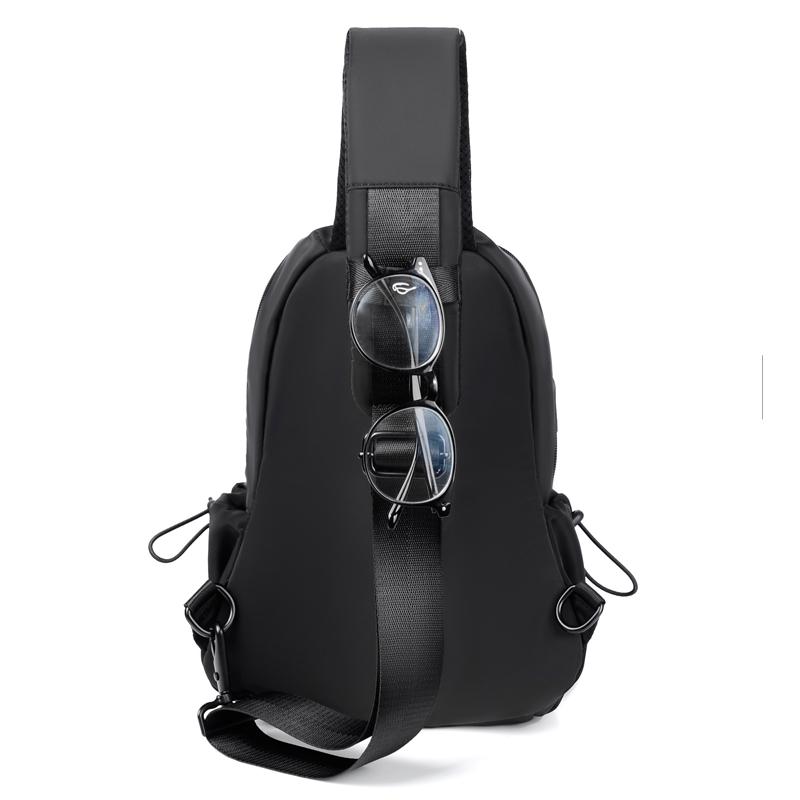 Men's Messenger Bag-Adjustable Shoulder Straps,Multi-Pocket Sports Chest Bag,With USB Port,Suitable for Daily Commuting,Travel
