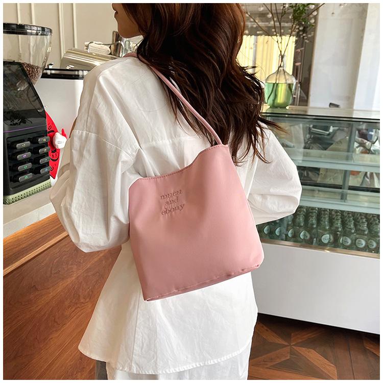 New Women Bucket Bag, Simple Casual Tote Handbag, Lightweight Shoulder Bag for Daily Use, Travel and Shopping