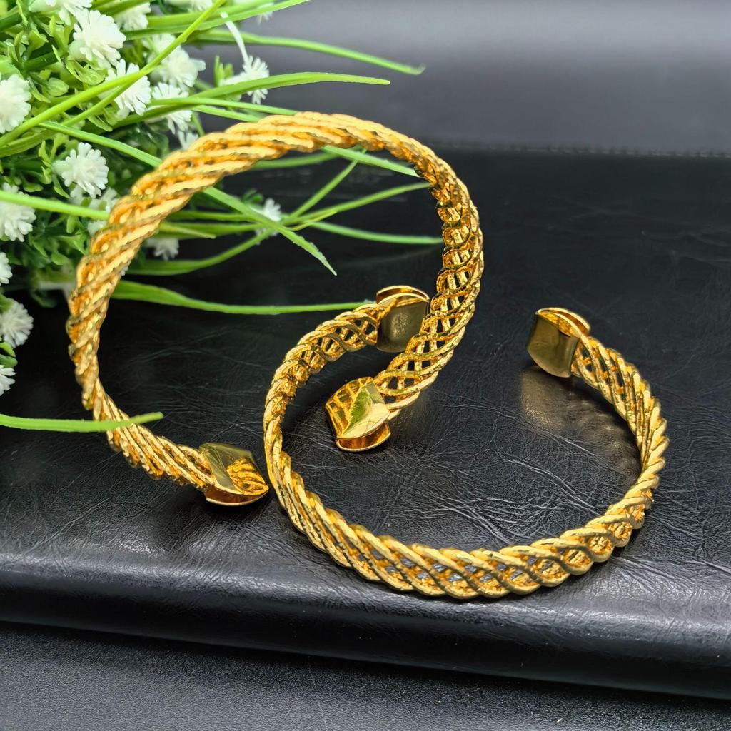 Ethnic 24k Gold-Plated Bangle for Brides: Wedding & Banquet Jewelry