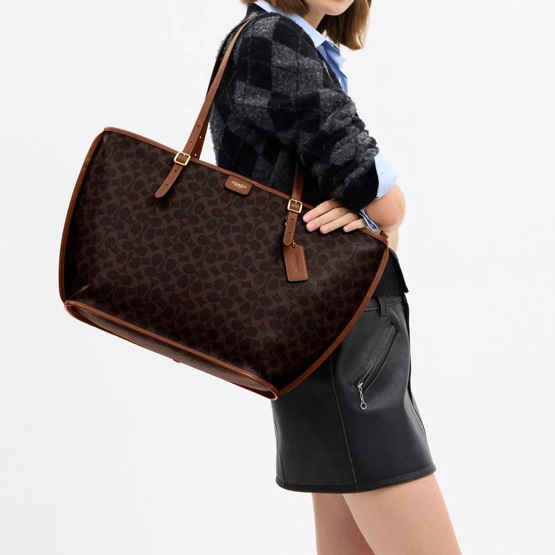 COACH TAXI 36 Brand Classic Logo Tote Bag Tote Bag Shopping Bag Artificial Leather Shoulder Bag Large Size Women's Dark Brown