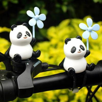 Moară de vânt adorabilă cu panda roșu, libelulă din bambus, baterie, bicicletă și motocicletă electrică, ornamente
