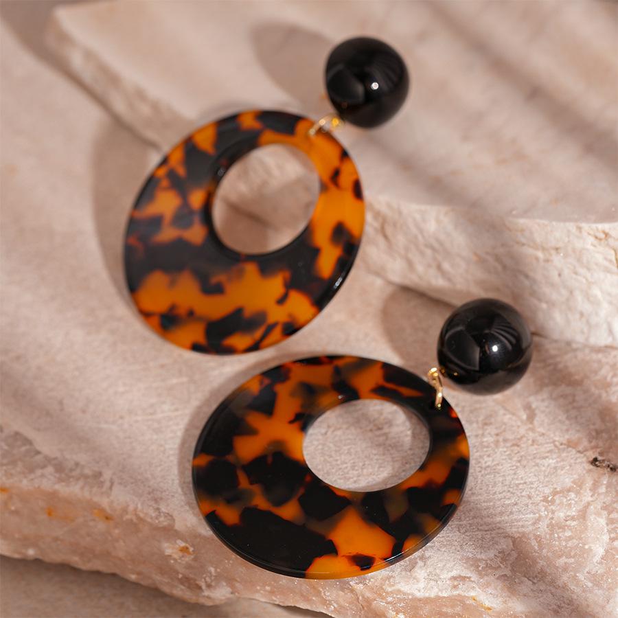 Boucles d'oreilles rondes découpées à imprimé léopard rétro en résine - Mode européenne et américaine haut de gamme pour femmes