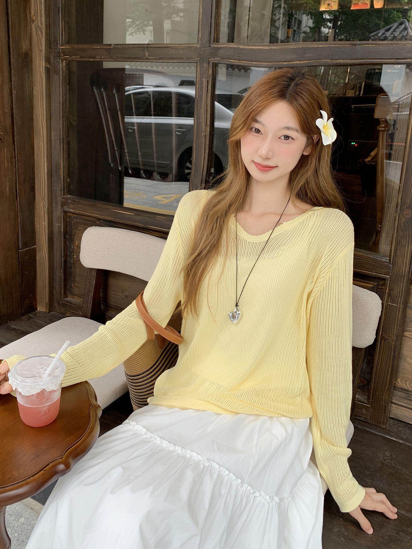 

Lazy wind loose casual V-neck knitted long-sleeved blouse women s summer new hollow breathable high-end T-shirt top One size fits all светло-желтого