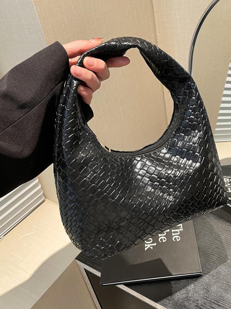 2025 French High-End Women's Fashion Woven Dumpling Handbag: Stylish, Textured, and Versatile for Commuters
