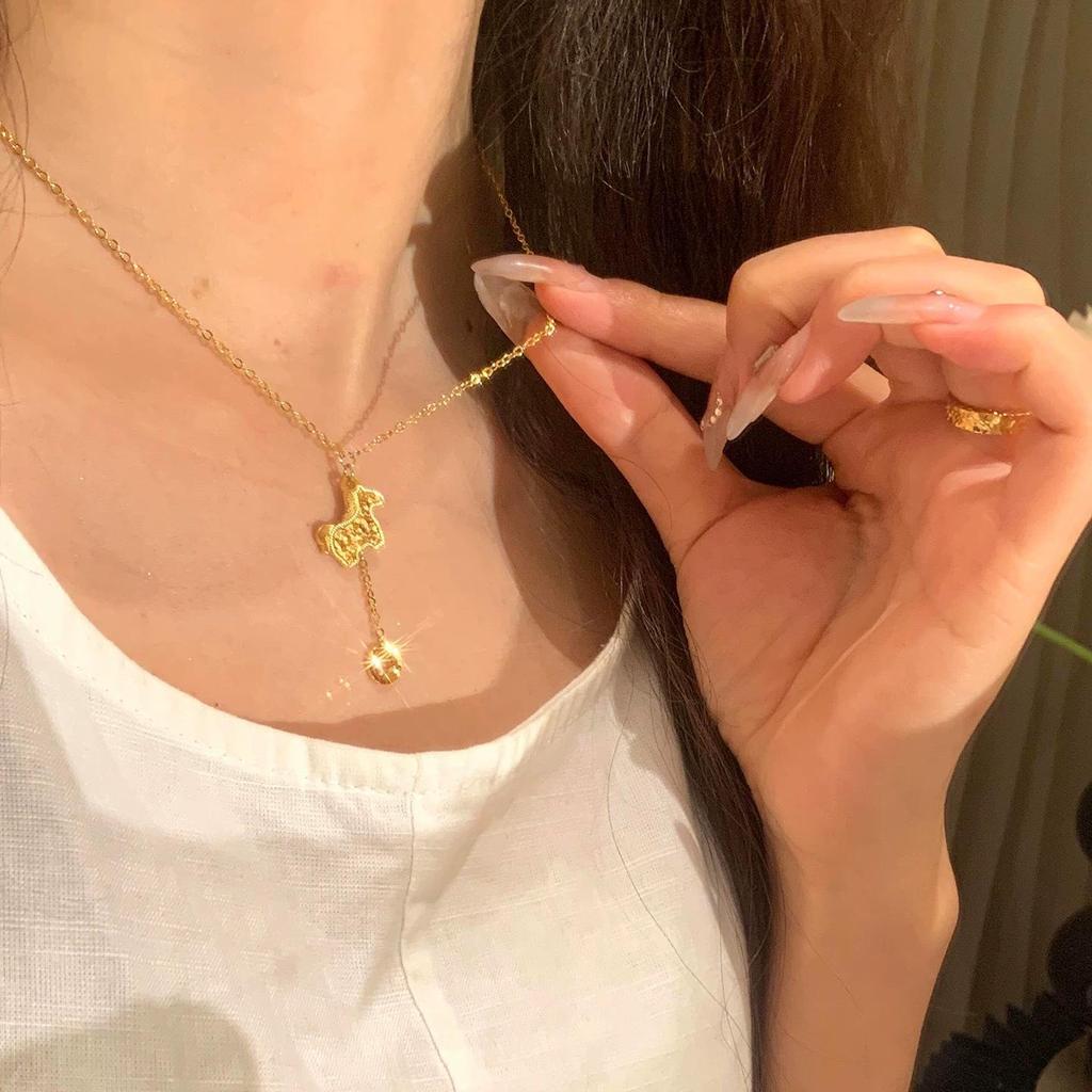 Xiaohongshu Inspired Crushed Ice Copper Coin Necklace with Xiao Ma Pendant - Fashionable and Versatile Clavicle Accessory