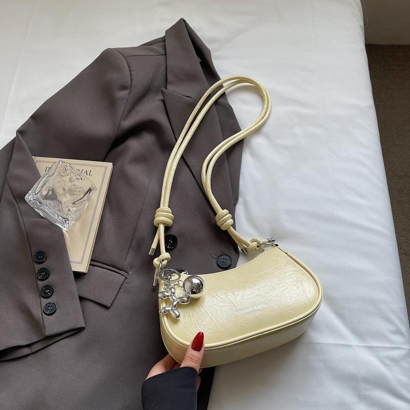 This year's popular textured bag women's 2025 summer new trendy fashion foreign style messenger bag foreign style shoulder armpit bag