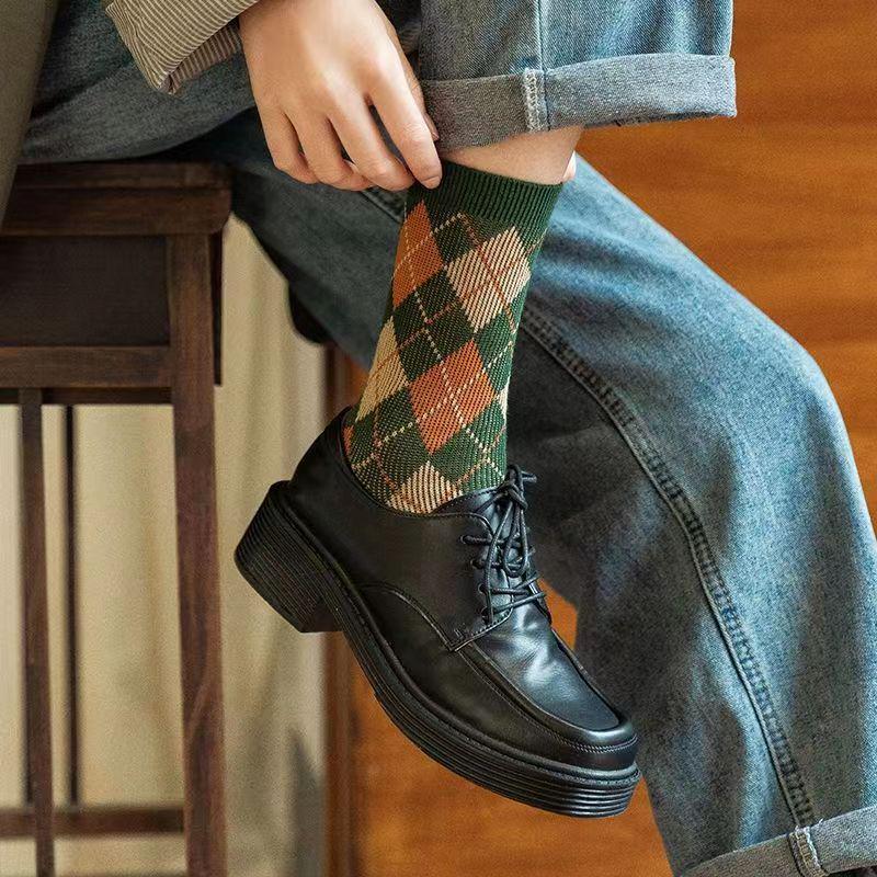 College-Stil Retro Diamant Mädchensocken - Japanische Mode Mittelrohr für Herbst/Winter