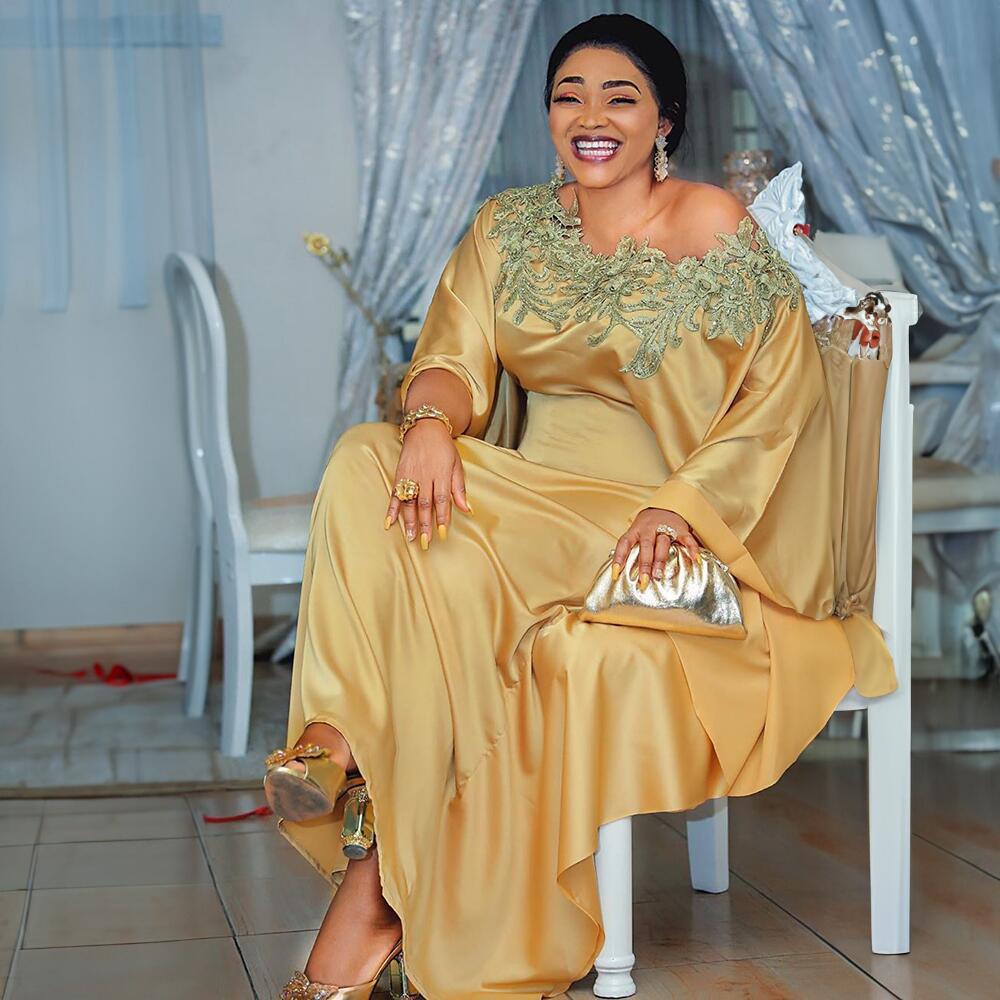 African Women's Long Silk Dress with Diamond Lace and Round Neck