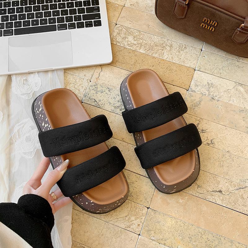 Slippers Female Ins Tide Internet Celebrity Explosion Fashion Wear Summer Muffin 2025 New Sandals High-end Platform Shoes