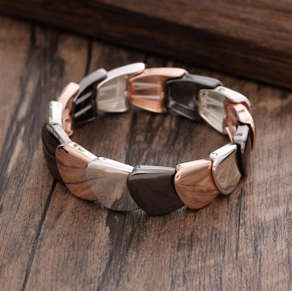 Glossy Three-color Fish Scale Splicing Alloy Bracelet, Hip-hop Exaggerated Men's and Women's Fashion Elastic Bracelet