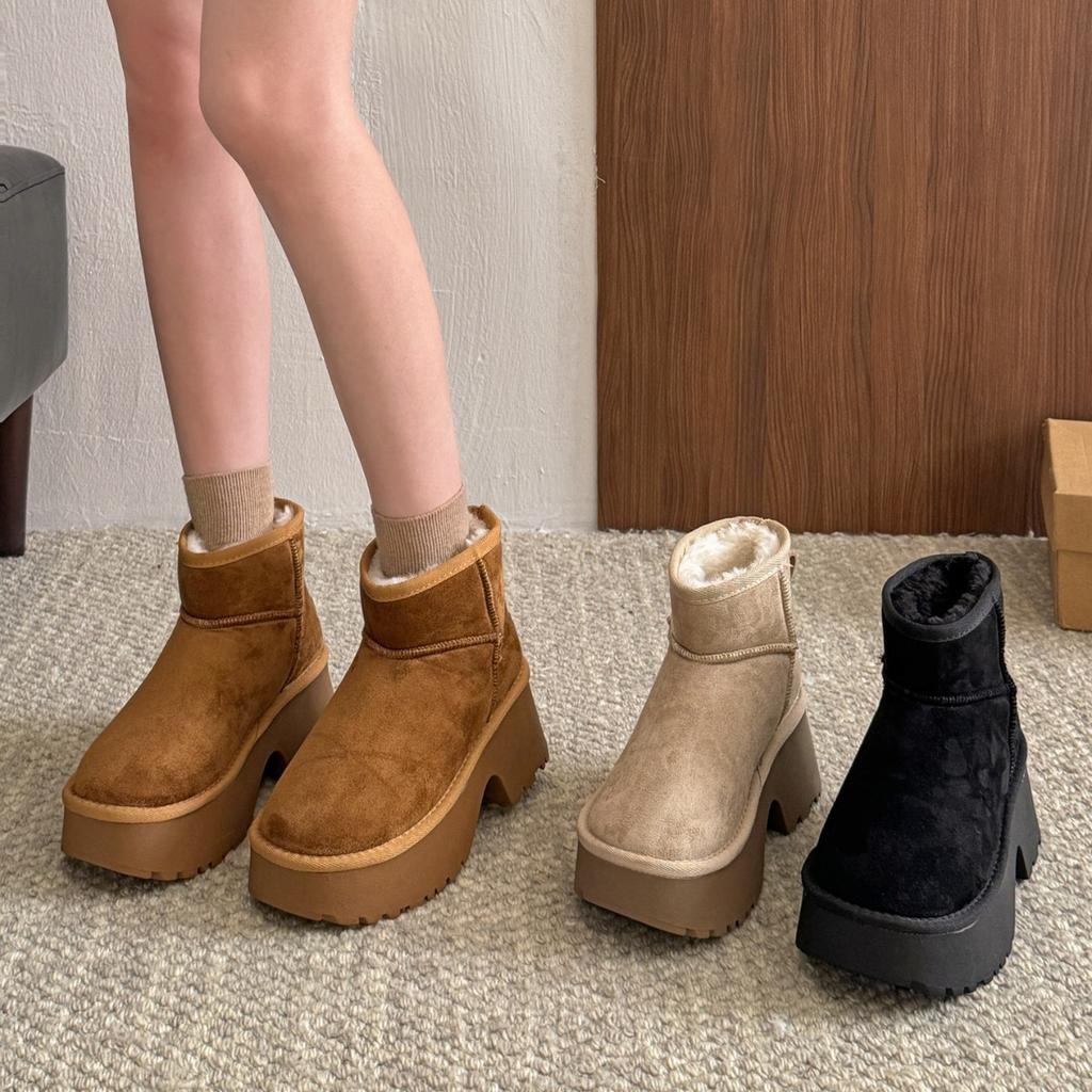 Thick-soled snow boots for women in the winter of 2025, new short tube, piled and thickened to keep warm, inner height increase
