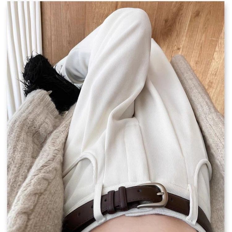 Relaxed-Fit White Corduroy Trousers for Women - Perfect for Autumn and Winter