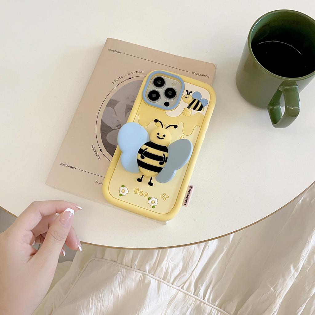 Applicable to Apple 15/14PM cartoon bee holder iPhone12/13promax silicone phone case