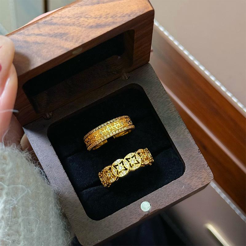 Women's Exquisite Zircon Copper Coin Ring: Fashionable, Luxurious, Versatile, Open-Design.