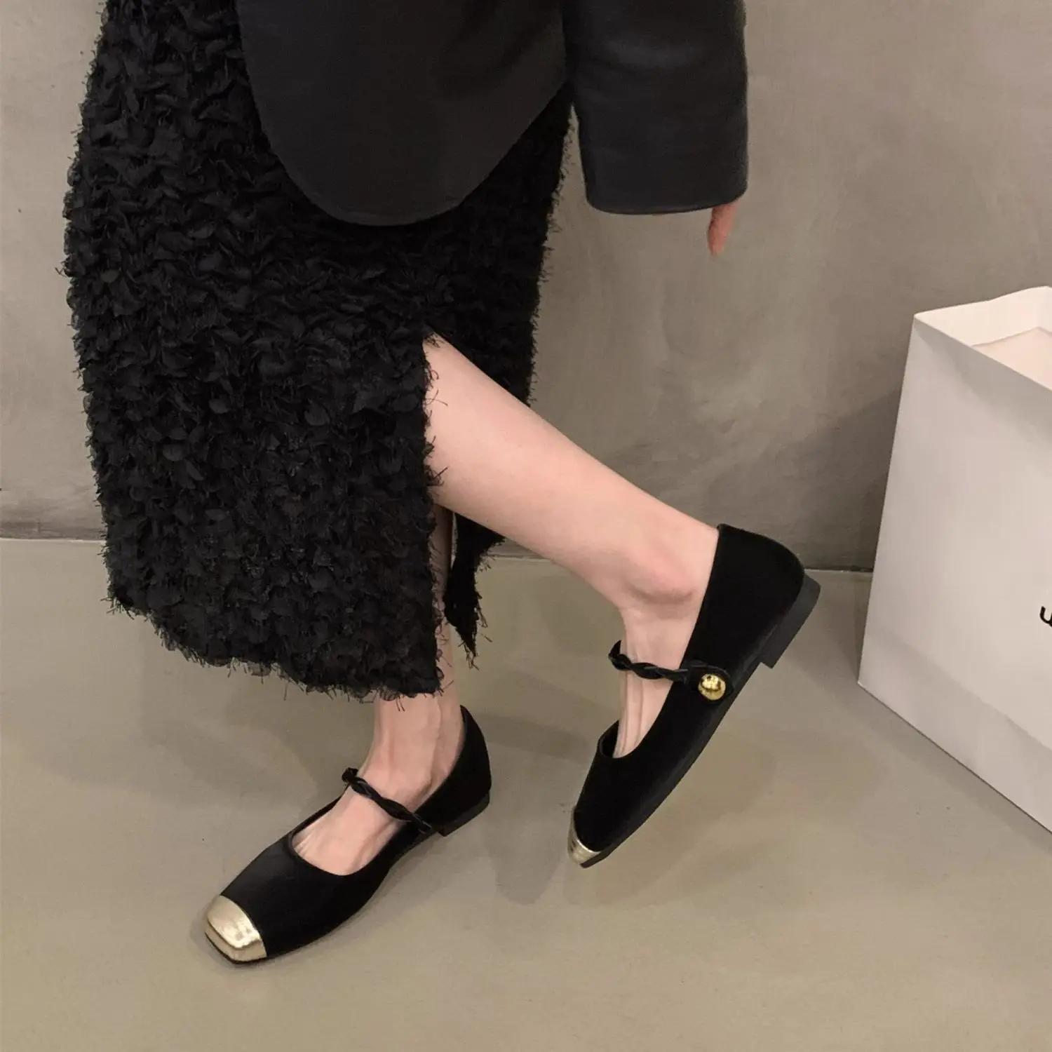 Офисные женские туфли-лодочки на квадратном каблуке — фото 3