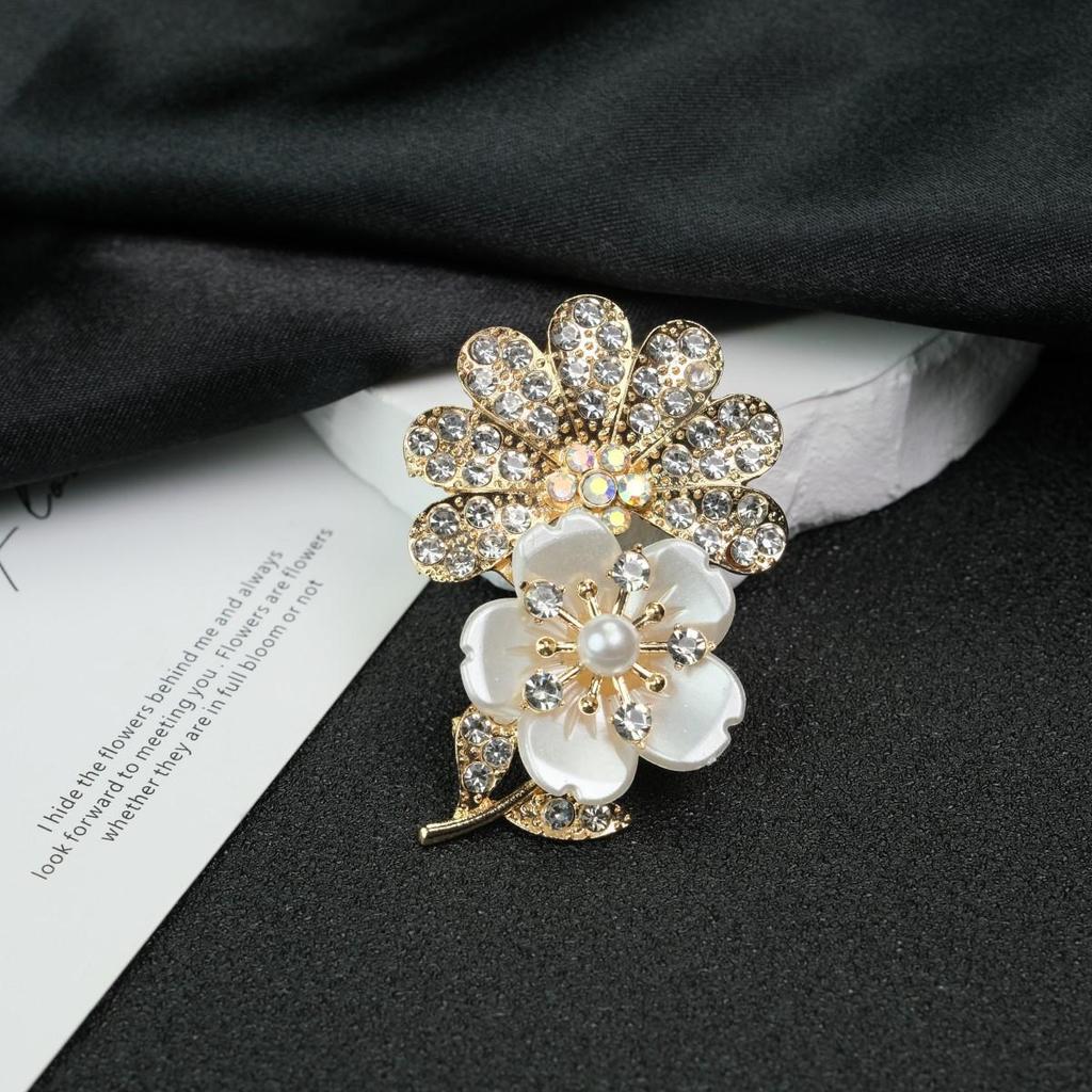 Diamond-Studded 3D Floral High-End Women's Luxury Alloy Brooch Corsage