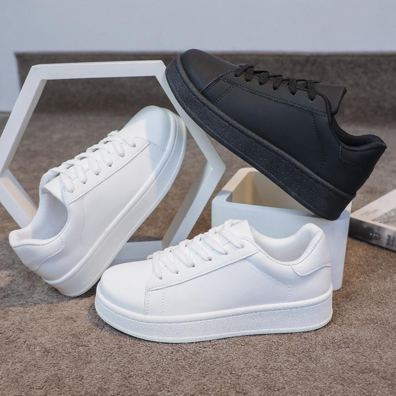 Pantofi albi mici noi de toamnă 2025 pantofi casual plați pentru bărbați pantofi pentru bărbați la modă versatili alb pur pantofi sport