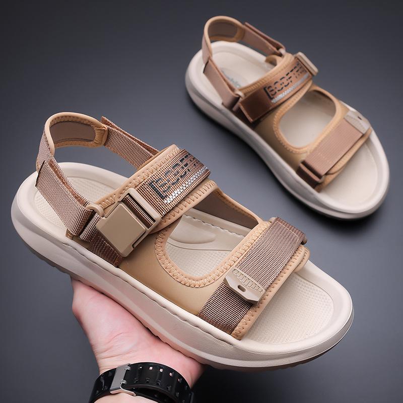 Men's Slippers Are Fashionable and Casual In Summer, Comfortable and Soft-soled To Wear Outside, and Dual-purpose Beach Shoes Are Cool and Versatile.