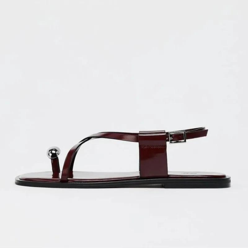 Fashion Summer Cross Strap Buckle Design Flat Sandals Women Fashion Metal Decoration Over Toe Casual Flat Slippers Comfort Beach Shoes